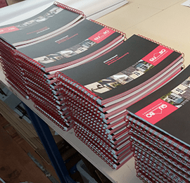 Wire-o gebonden brochures met metalen wire-o binding of spiraalbinding