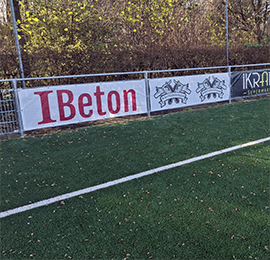 Banners en spandoeken voor promoties, solden, beurzen, evenementen, sportvelden of sportwedstrijden, werfdoeken, gevelbekleding en tijdelijke signalisatie of bewegwijzering
